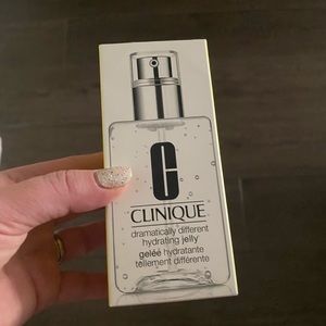 6 HR SALE NWT NEW IN BOX CLINIQUE dramatically different hydrating jelly w pump